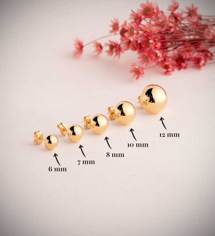 9K PENDIENTES ORO AMARILLO MEDIA BOLA LISA HUECA. ANCHO: 12 MM. CIERRE PRESION