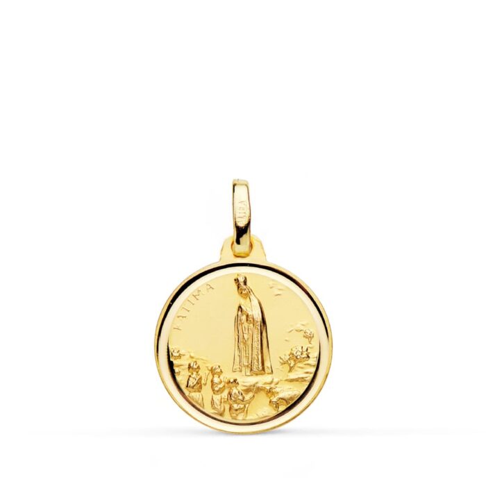 Medalla de la Virgen de Fátima en oro amarillo de 18K, 16 mm de diámetro, con bisel exterior tallado efecto diamante y relieve central detallado.