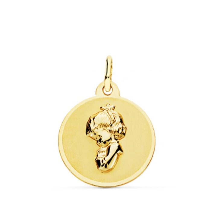 Medalla circular de la Virgen Niña de perfil en oro amarillo de 18 quilates, tamaño 16 mm, con acabado pulido brillante y borde liso sobre fondo blanco.