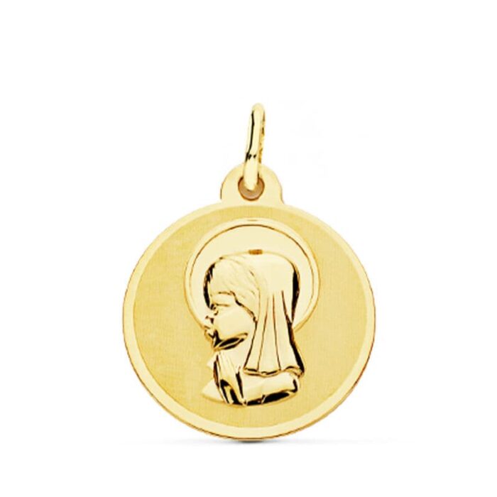 Medalla de la Virgen Niña en oro amarillo de 18 quilates, tamaño 18 mm, con bisel liso y superficie pulida brillante sobre fondo blanco.