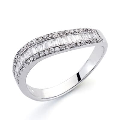 18K SORTIJA ORO BLANCO DIAMANTES TALLA BRILLANTE 0.180 QTS.  -0.300 QTS. ANCHO: 4MM