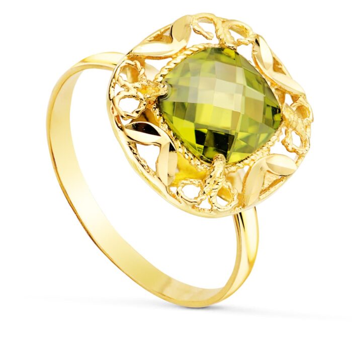 18K SORTIJA ORO AMARILLO CIRCONITA VERDE OLIVA EN CERCO TALLADO. MEDIDA: 14X14 MM