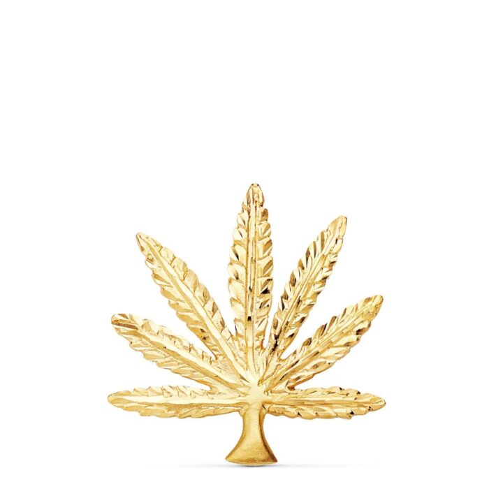 Colgante de hoja de marihuana tallada con texturas en oro amarillo de 18 quilates, tamaño mediano 30x28 mm.