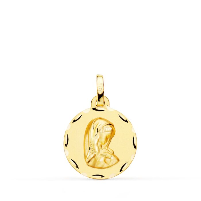 Medalla circular de la Virgen Niña de perfil en oro amarillo de 18 quilates, tamaño 18 mm, con acabado pulido brillante y borde liso sobre fondo blanco.