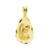 Medalla con forma de gota de la Virgen Niña de perfil en oro amarillo de 18 quilates, dimensiones 19x11 mm, con borde exterior labrado de talla brillante sobre fondo blanco.