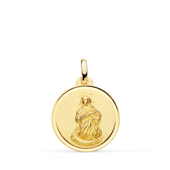 Medalla redonda de la Virgen Inmaculada Concepción en oro amarillo de 18 quilates, 18 mm de diámetro con borde liso brillante y figura central matizada.