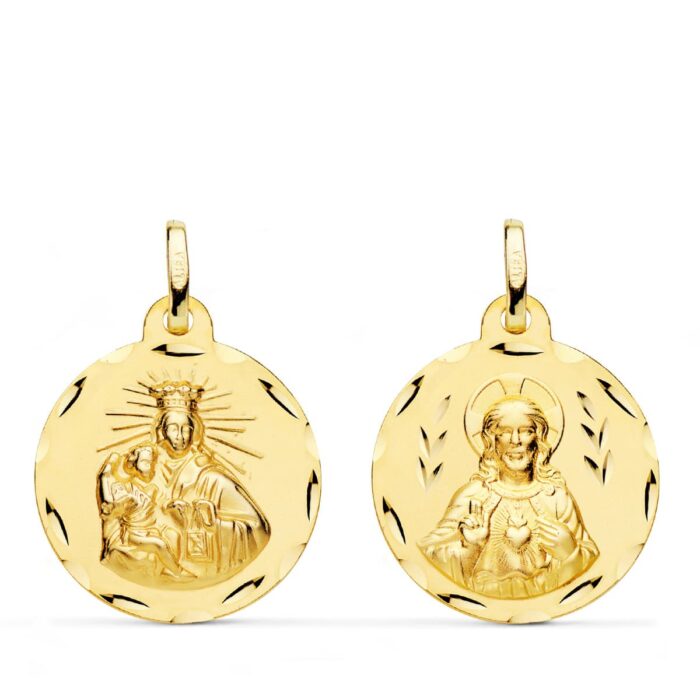 Medalla Escapulario redonda de oro amarillo de 18k de 20 mm con relieves matizados del Sagrado Corazón y la Virgen del Carmen y cerco perimetral tallado brillante sobre fondo blanco