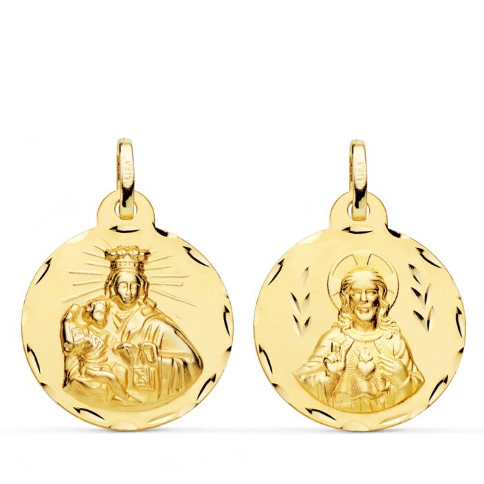 Medalla Escapulario redonda de oro amarillo de 18k de 22 mm con relieves matizados del Sagrado Corazón y la Virgen del Carmen y cerco perimetral tallado brillante sobre fondo blanco