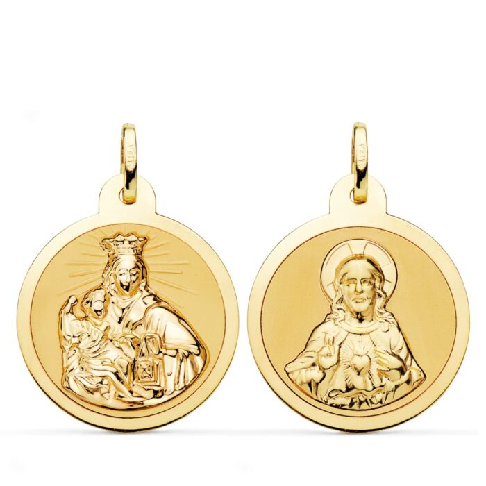 Medalla Escapulario redonda de oro amarillo de 18k de 24 mm con relieves matizados del Sagrado Corazón y la Virgen del Carmen y cerco liso brillante sobre fondo blanco