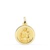 Medalla redonda de la Virgen del Carmen en oro amarillo de 18k de 18 mm con relieve central matizado y bisel perimetral liso brillante sobre fondo blanco