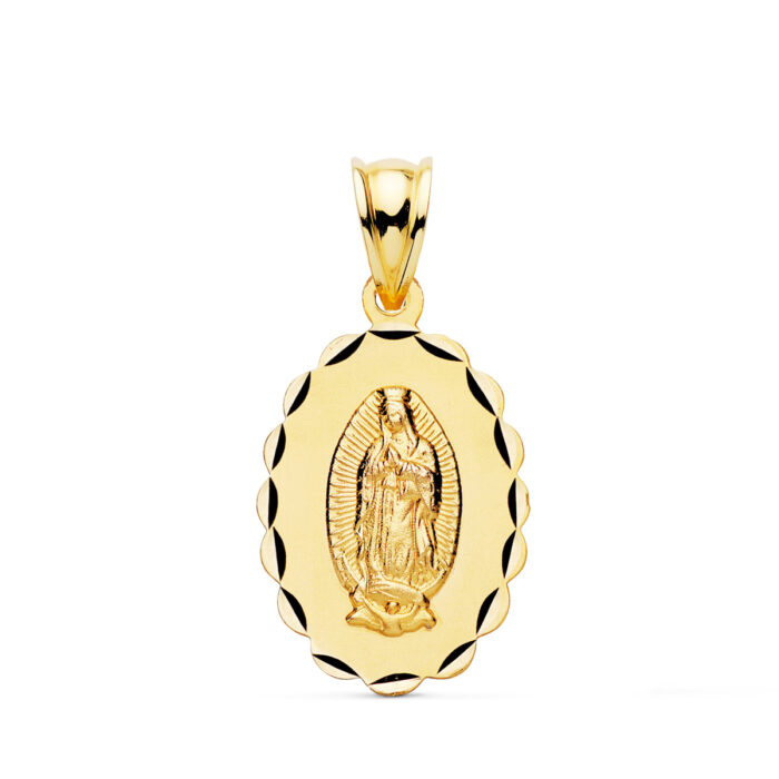 Medalla ovalada de la Virgen de Guadalupe en oro amarillo de 18 quilates con bordes tallados facetados de 21x15 milímetros