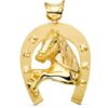 Colgante extra grande de herradura con cabeza de caballo en relieve, fabricado en oro amarillo de 18 quilates, tamaño 60x50 mm, acabado brillante.