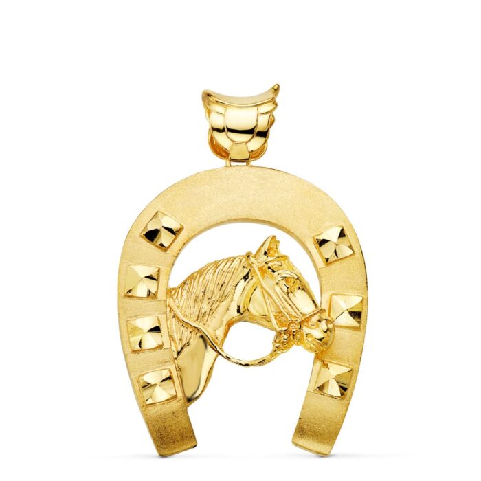 Colgante grande de herradura con cabeza de caballo en el centro, fabricado en oro amarillo de 18 quilates con acabado pulido, tamaño 45x40 mm.