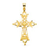 Cruz de oro amarillo de 18 quilates con diseño central de filigrana calada y bordes exteriores facetados tallados, medidas 46 x 30 mm.