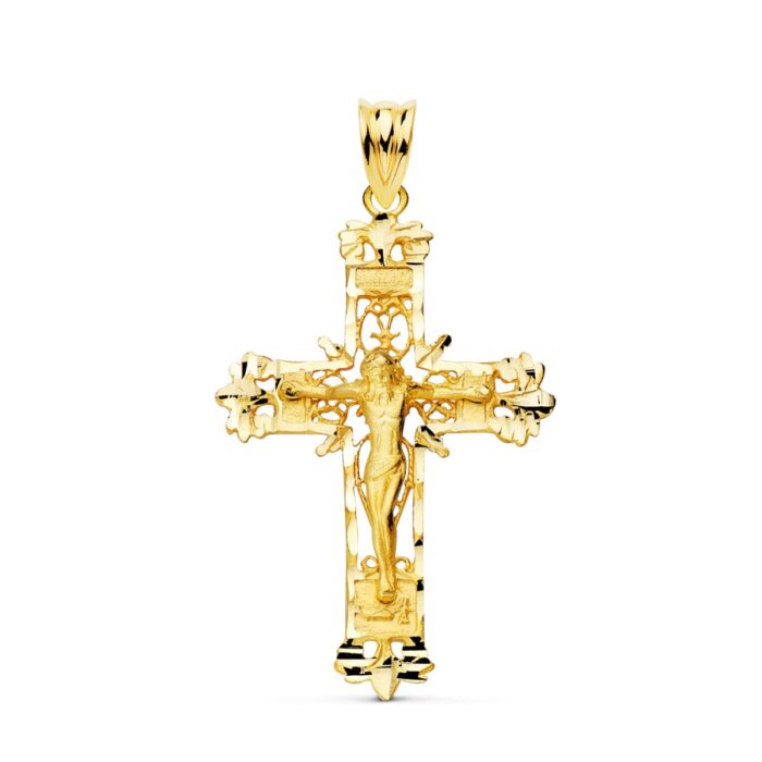 Cruz con la figura de Cristo crucificado en oro amarillo de 18 quilates, con diseño central de filigrana calada y bordes facetados tallados, medidas 36 x 24 mm.