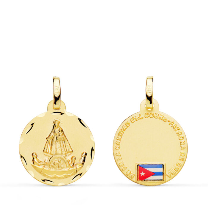 Medalla de la Virgen de la Caridad del Cobre en oro amarillo de 18 quilates, 16 mm, con relieve de la balsa, bandera de Cuba esmaltada y borde tallado.
