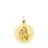 Medalla de San Cristóbal de 18 mm en oro amarillo de 18 quilates con fondo de relieve matizado y bisel exterior liso pulido.