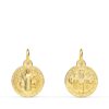 Medalla extra pequeña de San Benito Monje en oro amarillo de 18 quilates, 12 mm, con acabado satinado y bordes pulidos brillantes.
