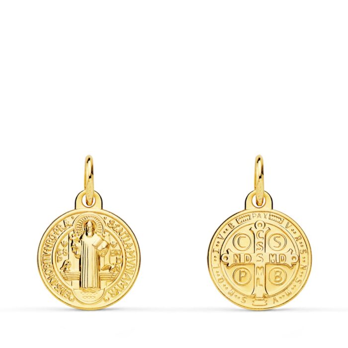 Medalla extra pequeña de San Benito Monje en oro amarillo de 18 quilates, 12 mm, con acabado satinado y bordes pulidos brillantes.