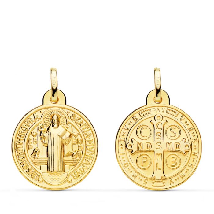 Medalla de San Benito Monje en oro amarillo de 18 quilates, 20 mm de diámetro, con acabado matizado satinado y bordes pulidos.