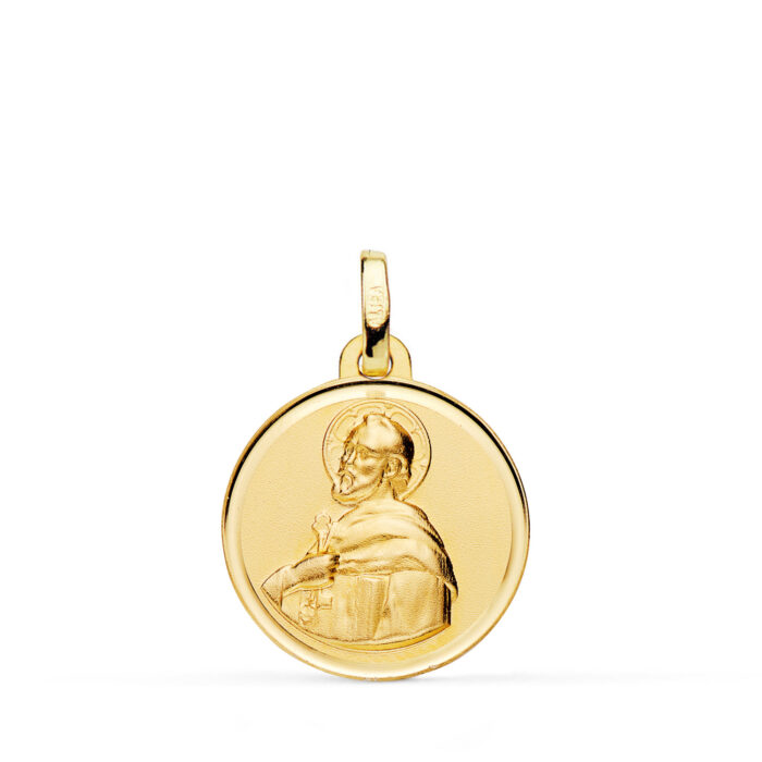 Medalla redonda de San Pedro en oro amarillo de 18 quilates con bisel matizado de 18 mm sobre fondo blanco.