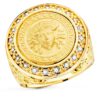Sello de oro amarillo 18k para hombre con el símbolo de la Medusa en relieve mate, rodeado de circonitas y acabado de 21 mm de ancho.