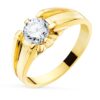 Anillo solitario de oro amarillo 18k para caballero con circonita central de 6 mm y acabado interior forrado de lujo.