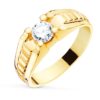 Anillo solitario de oro amarillo 18k para hombre con circonita de 5.5 mm y detalles de estrías talladas en los laterales.