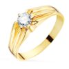 Anillo solitario de oro amarillo de 18 quilates para hombre con circonita central de 5 mm y acabado pulido.