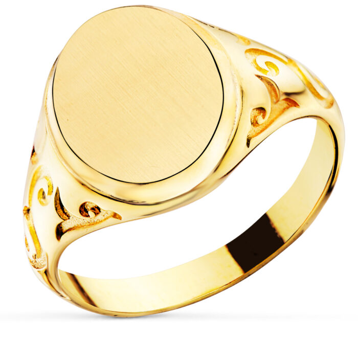 Anillo tipo sello macizo para caballero en oro amarillo de 18 quilates, con zona de grabado ovalada lisa de 14x11 mm y acabado pulido brillante sobre fondo blanco.