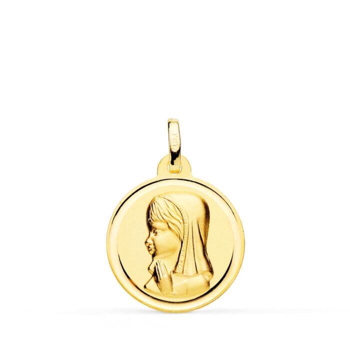 Medalla circular de la Virgen Niña de perfil en oro amarillo de 18 quilates, 18 mm de diámetro, con acabado pulido brillante y bisel liso sobre fondo blanco.