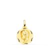 Medalla pequeña de la Virgen Niña de perfil en oro amarillo de 18 quilates, 14 mm de diámetro, con bisel exterior labrado tallado de gran brillo sobre fondo blanco.