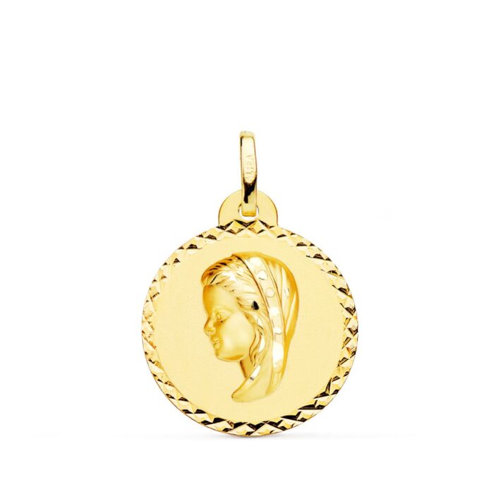 Medalla circular grande de la Virgen Niña de perfil en oro amarillo de 18 quilates, 20 mm de diámetro, con borde labrado de talla cruzada brillante sobre fondo blanco.