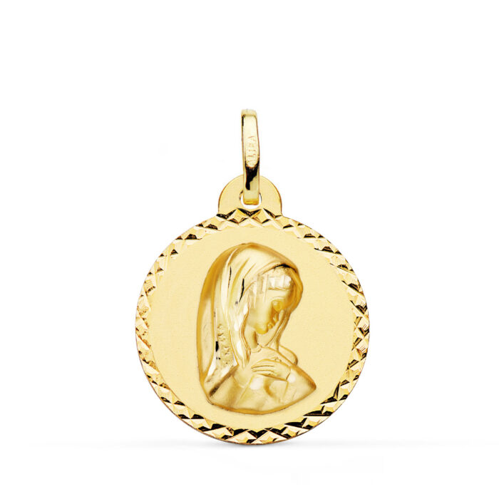 Medalla circular grande de la Virgen Niña de perfil en oro amarillo de 18 quilates, 22 mm de diámetro, con borde labrado en talla cruzada brillante sobre fondo blanco.