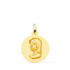 Medalla circular de la Virgen Niña en oro amarillo de 18 quilates, 18 mm, con centro satinado mate y bisel exterior liso pulido sobre fondo blanco.