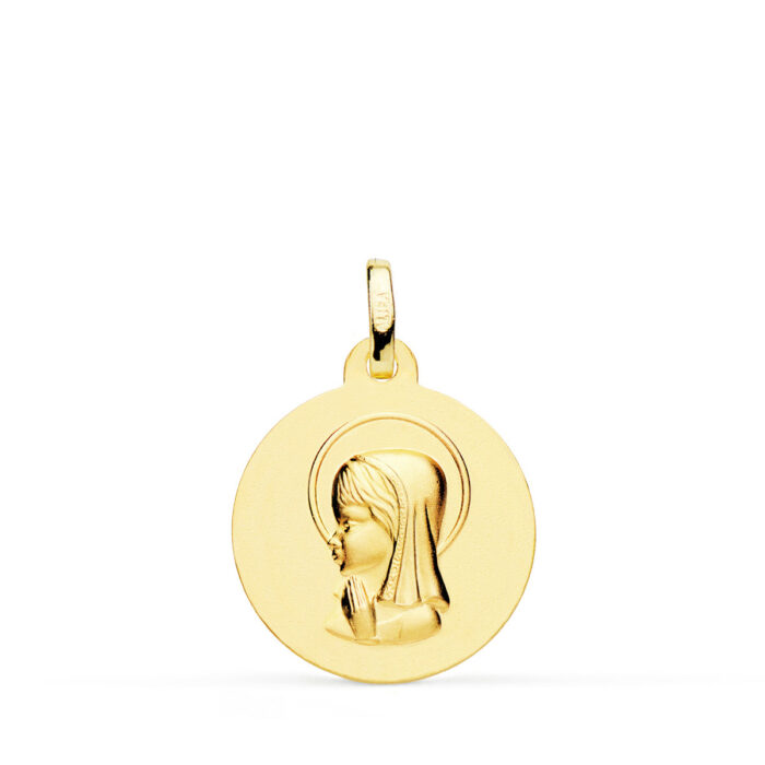 Medalla de la Virgen Niña de perfil en oro amarillo de 18 quilates, tamaño 18 mm, con borde circular liso y acabado pulido brillante sobre fondo blanco.