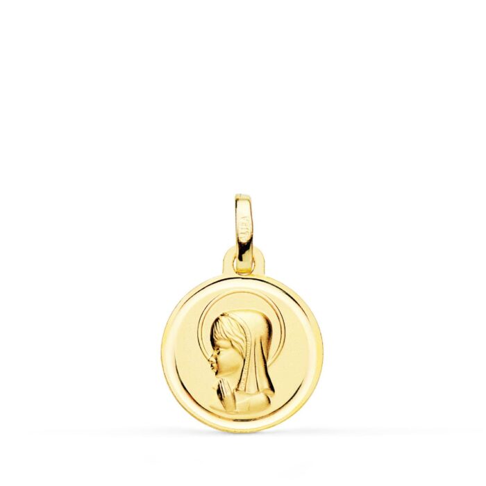 Pequeña medalla de la Virgen Niña en oro amarillo de 18 quilates, 14 mm, con centro matizado suave y bisel exterior liso pulido sobre fondo blanco.