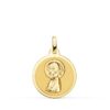 Medalla circular de oro amarillo de 18 quilates con relieve de la Virgen María rezando, acabado pulido brillante y 18 mm de diámetro.