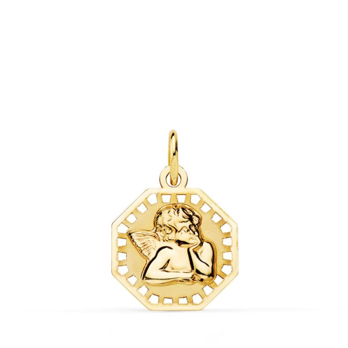 Medalla octogonal de 14 mm en oro amarillo de 18k con figura de ángel burlón y contraste de acabados mate y brillo