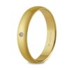 Alianza de boda clásica media caña en oro amarillo de 18 quilates de 4 mm con un diamante engastado de 0,02 ct, modelo 55401001 de Argyor.