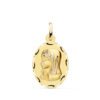 Medalla de la Virgen Niña en oro amarillo de 18 quilates, forma ovalada de 23 x 15 mm con bisel tallado brillante y relieve central matizado.