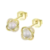 Pendientes Lotus Silver Pearls LP3094-4/2 de plata de ley chapada en oro amarillo para mujer, con silueta de flor calada, perla central y circonitas en perspectiva.