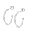 Par de pendientes de medio aro abierto grandes con diseño texturizado retorcido y acabado en plata de ley 925 pulida Lotus Silver LP3781-4/3 sobre fondo blanco