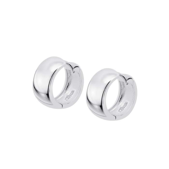 Par de pendientes de aro pequeño estilo huggie grueso y abombado en plata de ley 925 pulida Lotus Silver LP3774-4/1 con cierre de bisagra sobre fondo blanco
